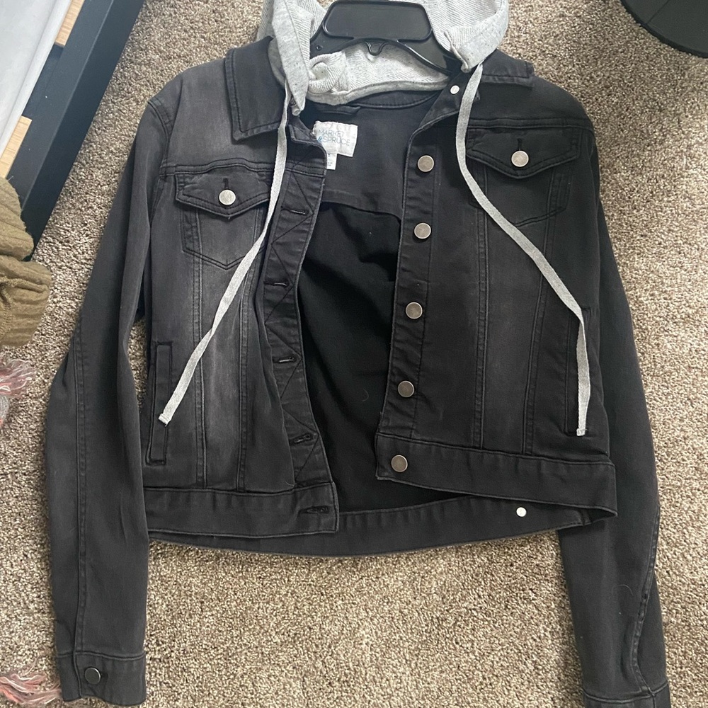 Removable hood black cropped jean jacket